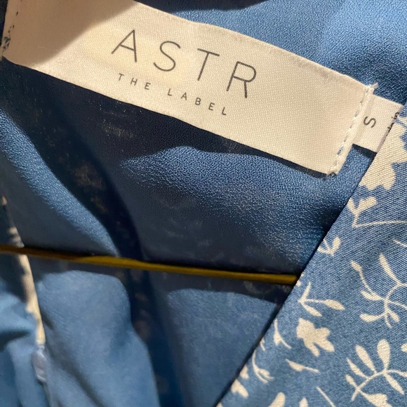 Small. Astr label beautiful blue floral dress. - Picture 5 of 7